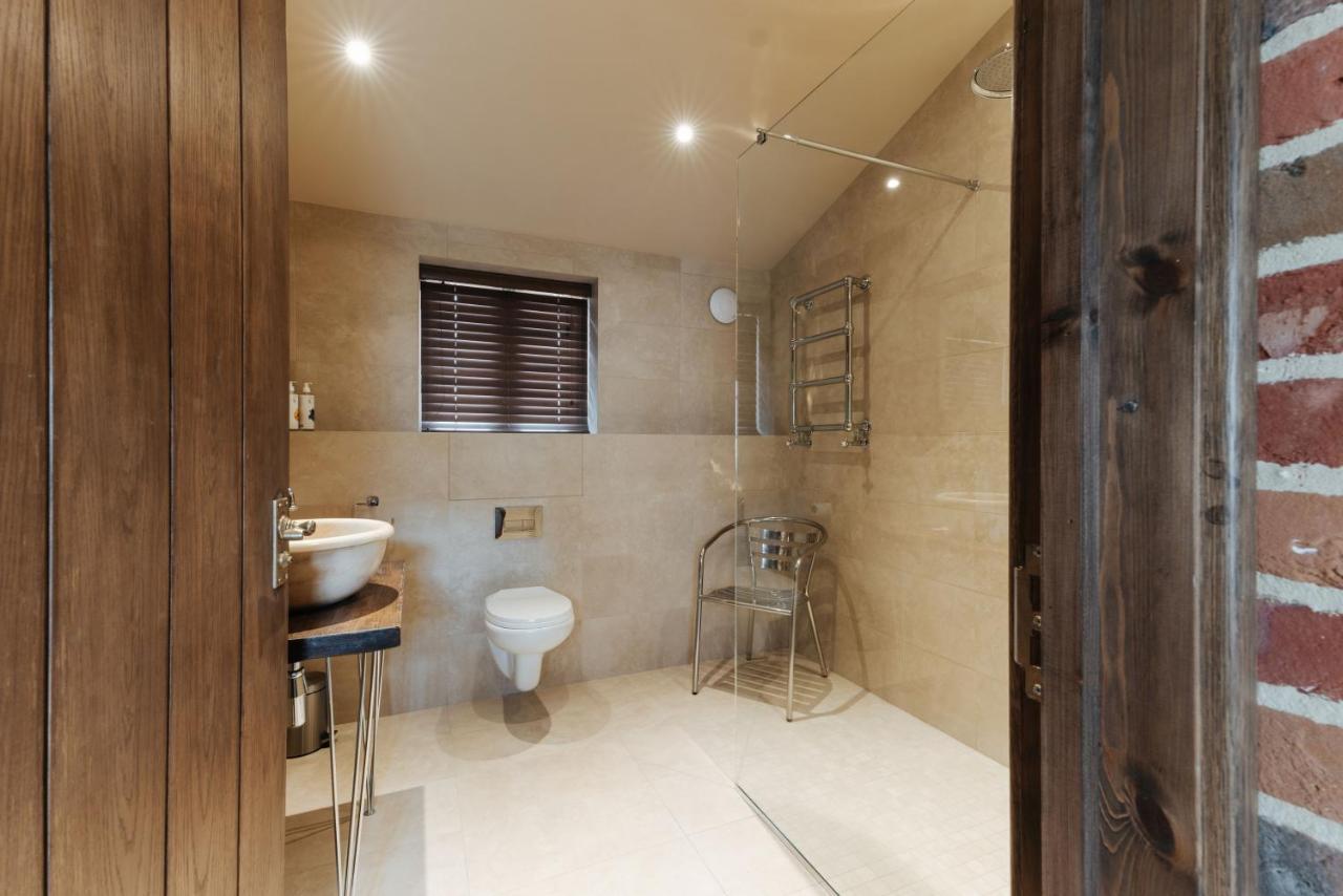 The Shepherds Huts & The Well Lodge At Ormesby Manor Ormesby Saint Michael Bagian luar foto