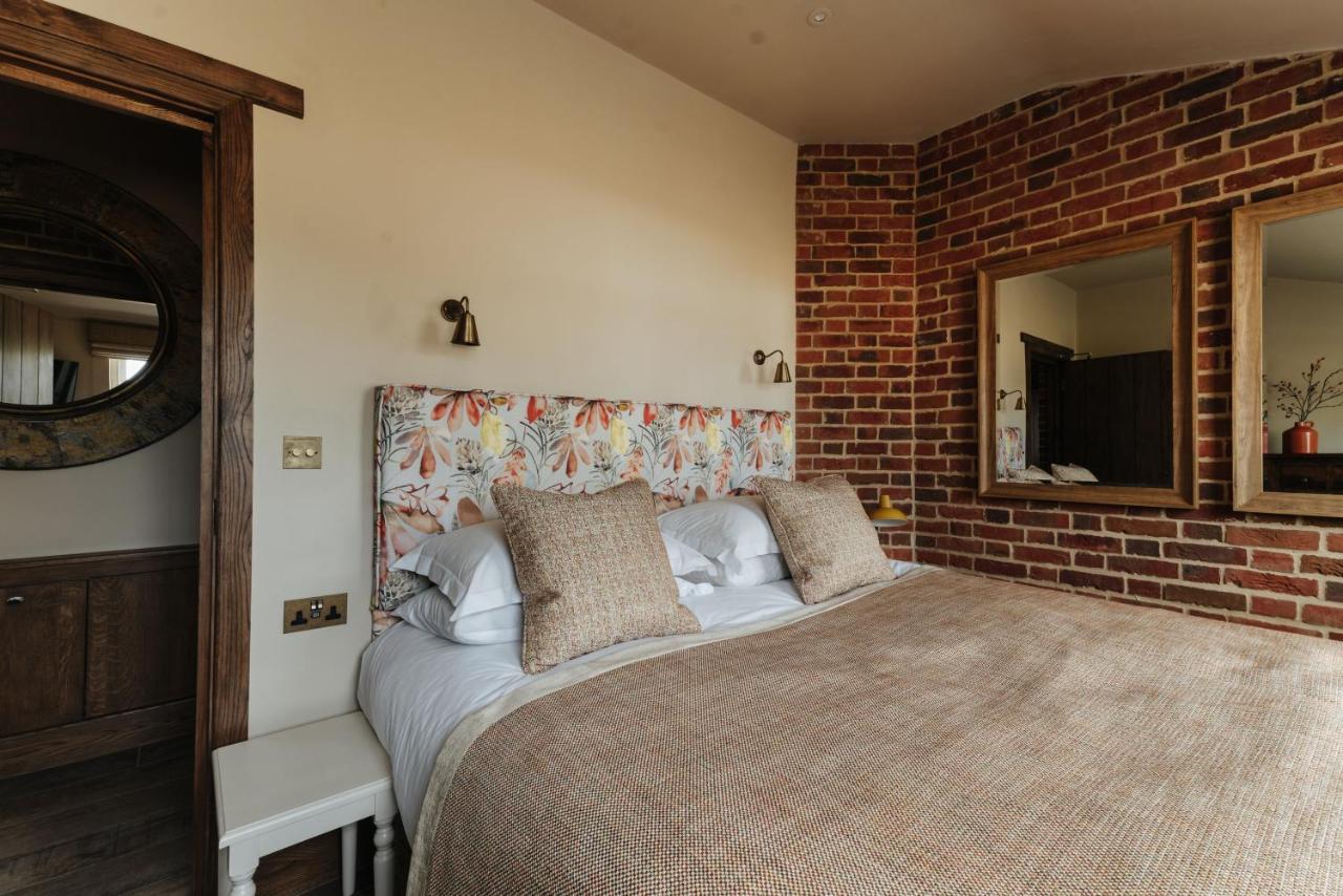 The Shepherds Huts & The Well Lodge At Ormesby Manor Ormesby Saint Michael Bagian luar foto
